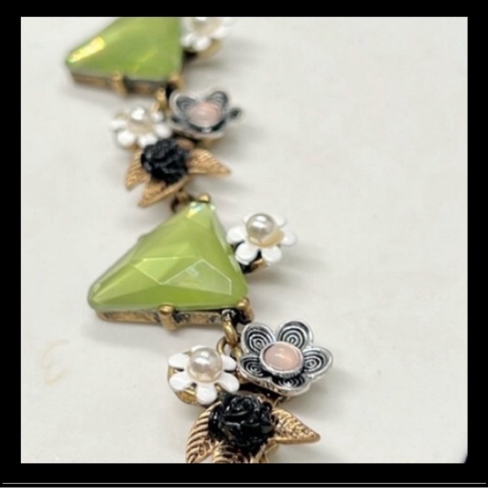 Betsey Johnson.  Wanderlust,  bracelet